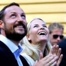 Crown Prince Haakon and Crown Princess Mette-Marit in Grimstad (Photo: Gorm Kallestad / Scanpix)